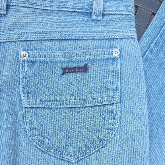 Women's Classic Light Blue Straight Jeans - Picture 5 of 8